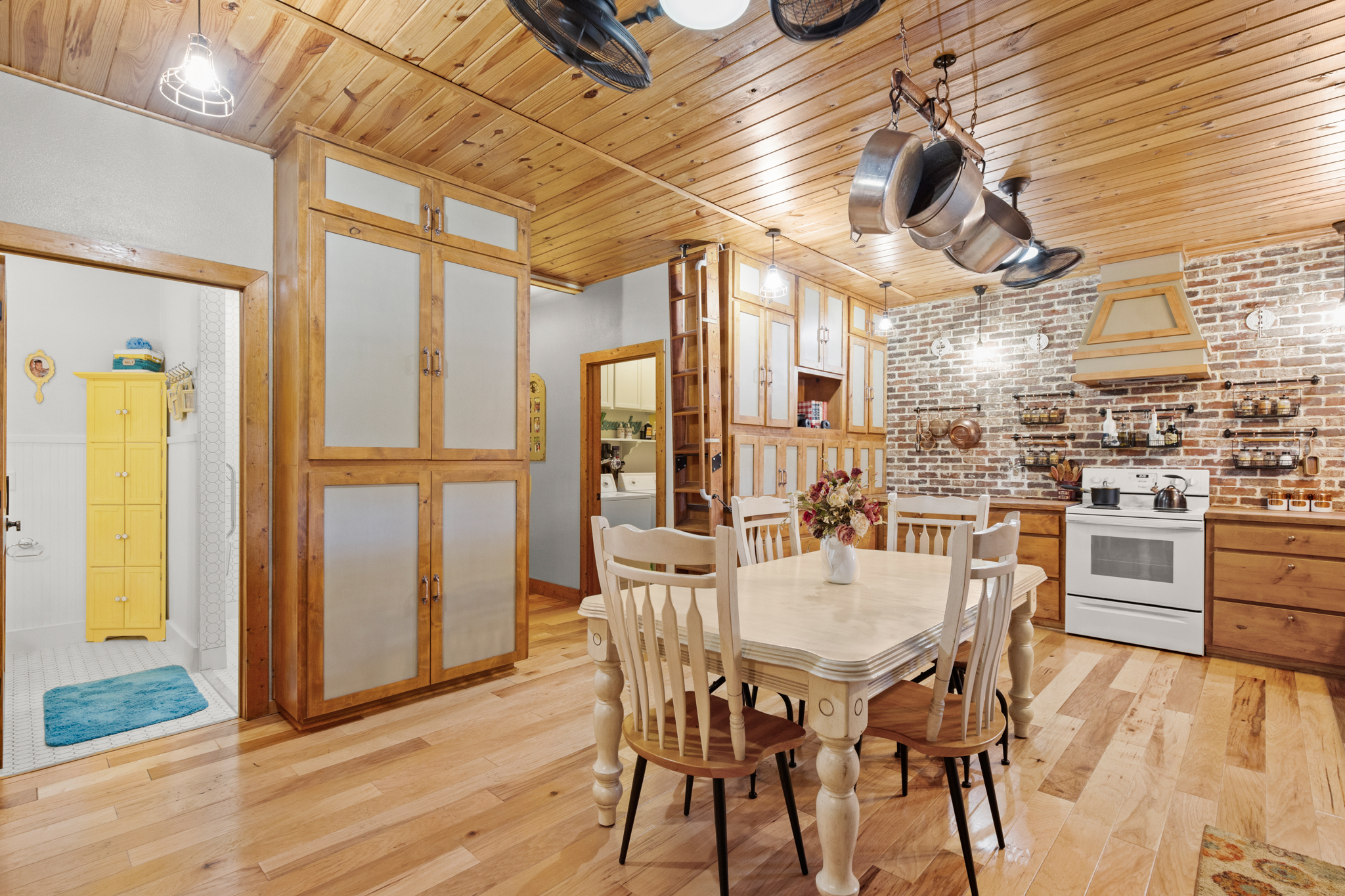 Attached residence kitchen at 320 Pecan 3